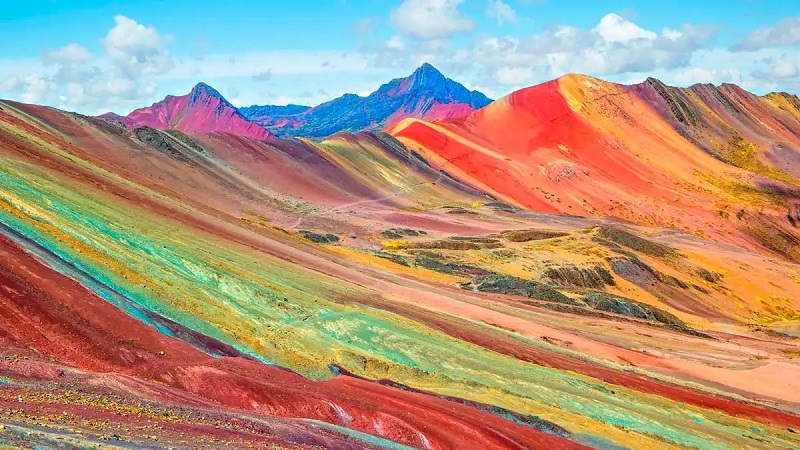 کوههای رنگینکمان (Cerro de los Siete Colores)