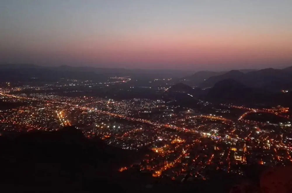 بام لرستان در شب