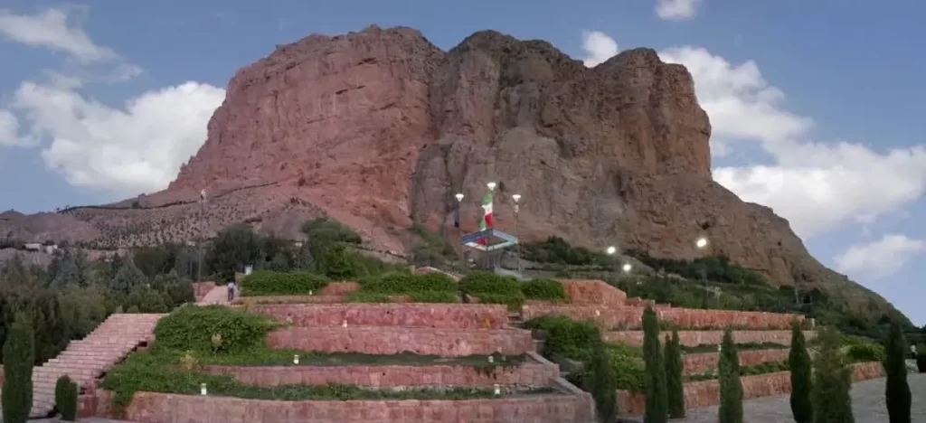 عجایب و بهترین مسیرهای کوه صفه اصفهان